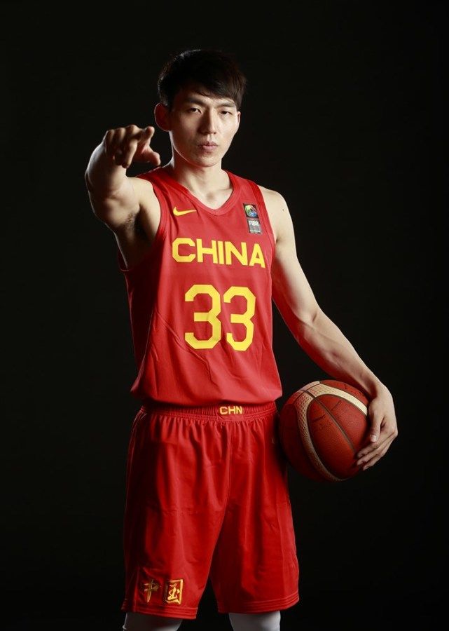 深圳男篮清晨手感冰凉；志在荷甲名次提升；态度坚定；赛程密集仍需轮换的简单介绍