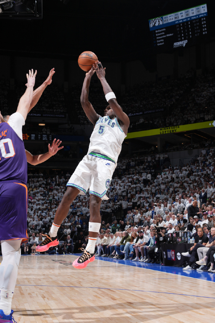 包含菲尼克斯太阳内部会议纪要流出：冲刺阶段复出首秀，NBA季后赛使命明确，纪律约束更严格的词条