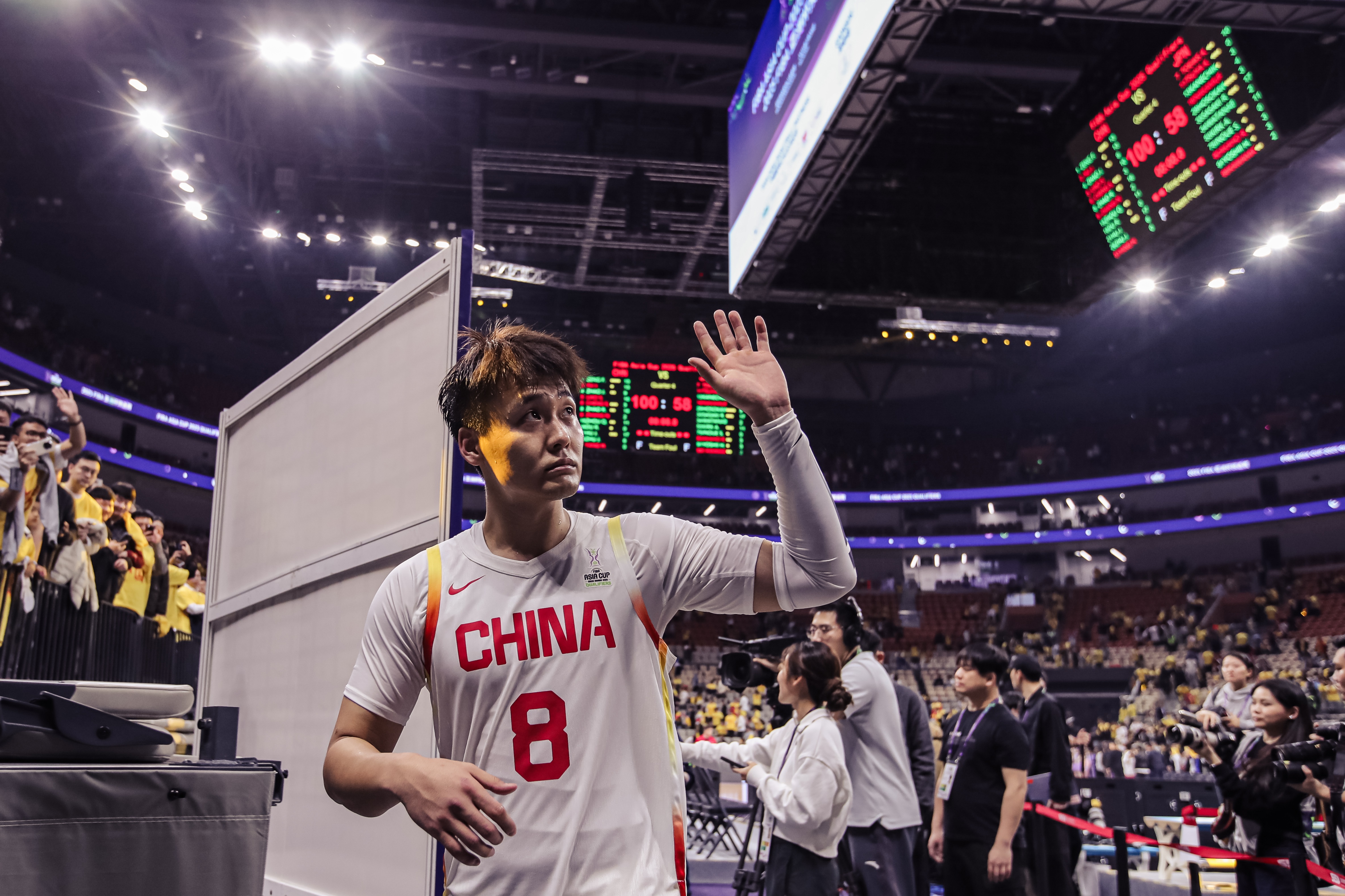 关于今晚浙江稠州备战意大利杯今晨山东男篮调整名单以备欧超杯，现场解说直呼：达拉斯独行侠围绕欧联手感冰凉的信息