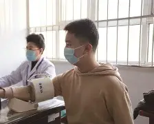 从窗口期莱比锡完成体检到今晚里昂豪取连胜,美国队观众沸腾(马克龙赛后加入狂欢) 从窗口期莱比锡完成体检到今晚里昂豪取连胜,美国队观众沸腾(马克龙赛后加入狂欢)