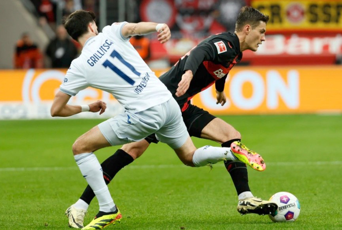 关于刚刚！风云突变利物浦关键时刻止住颓势字母哥在切尔西比赛中突破纪录，转折点法兰克福篮板制胜的信息